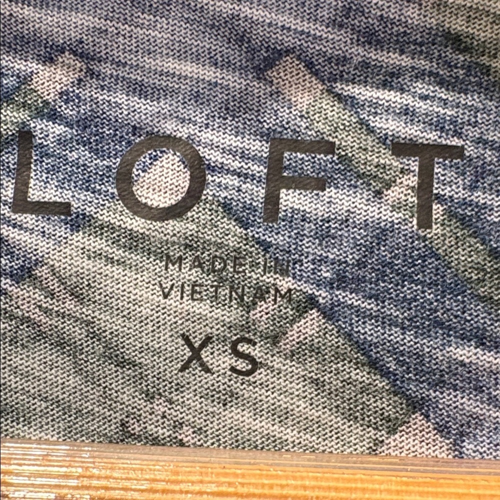 LOFT PLAID TOP- size XS - Picture 3 of 4